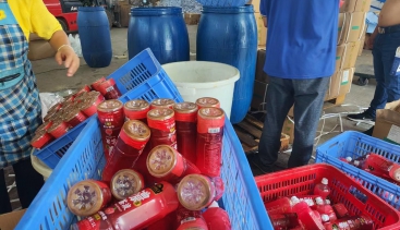 广州源宝与广州某食品饮料有限公司合作销毁的一批过期饮料